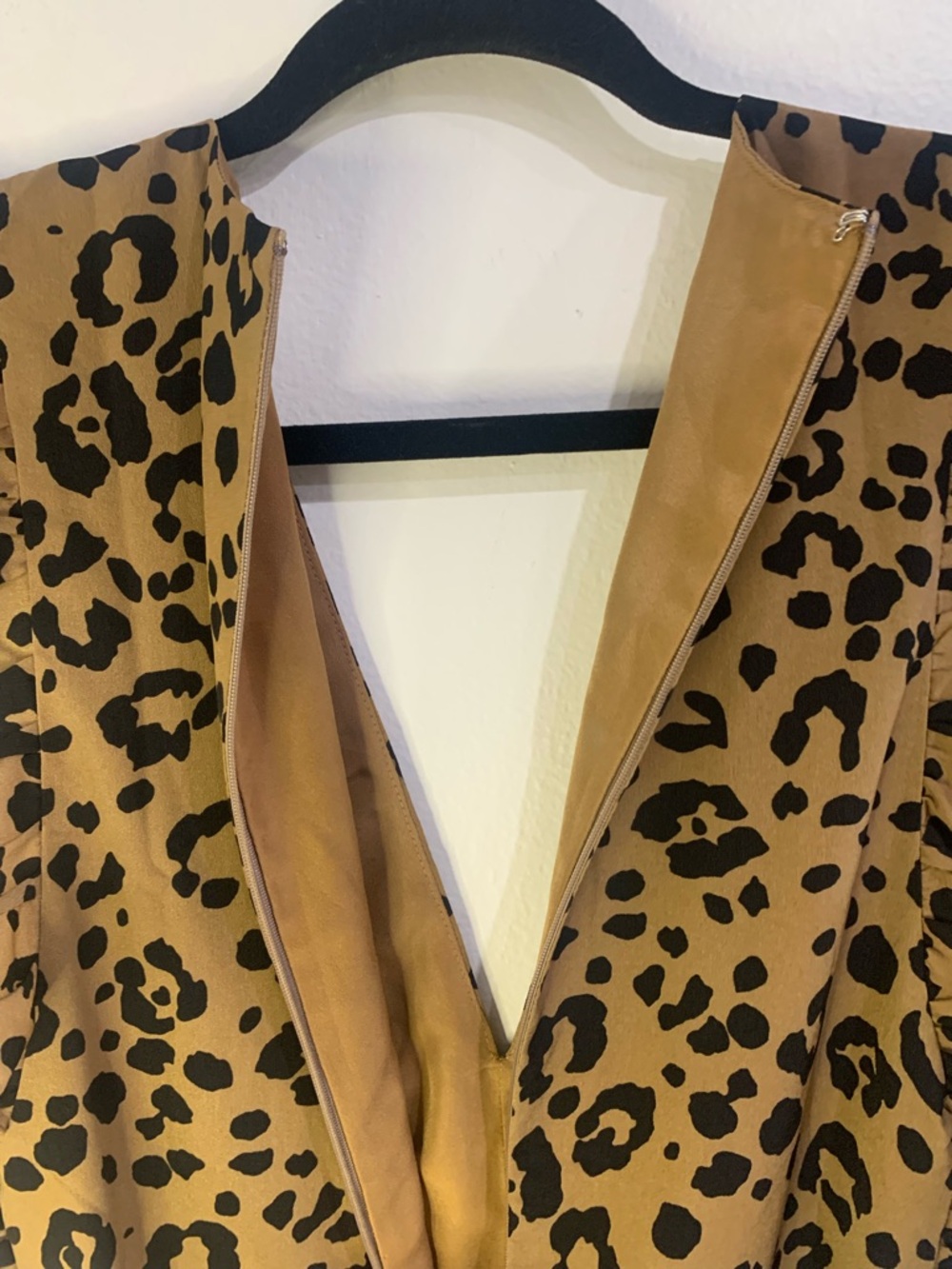 LOVERS AND FRIENDS Jill Romper Size XS Leopard Print Flutter Sleeves Ruffle Trim - Picture 13 of 15